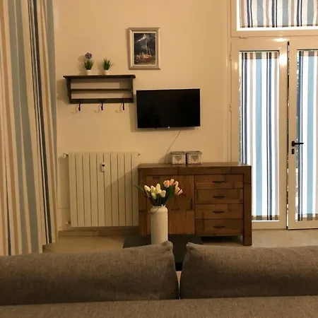 Bonnie S Seaside Apartment Chiavari